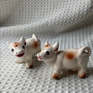 Vintage Cow Salt and Pepper Shakers 1940's farmhouse grandma core country